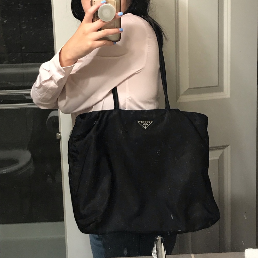 SOLD Vintage Prada black nylon tote 🖤